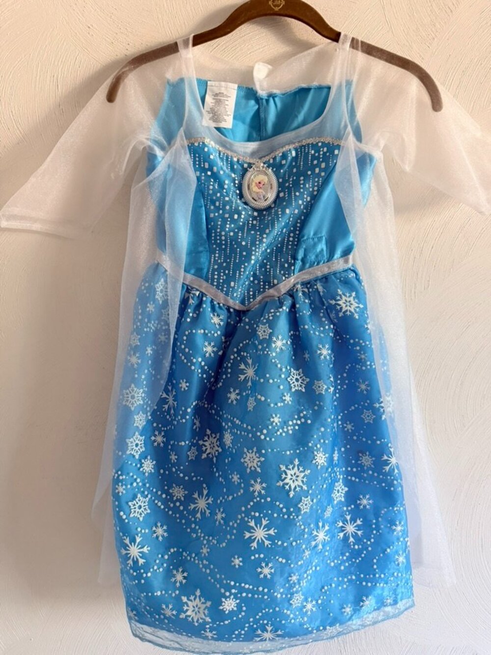 Disney Frozen Elsa Girls 4-6X Light Up Musical Costume with Shoes and Gloves